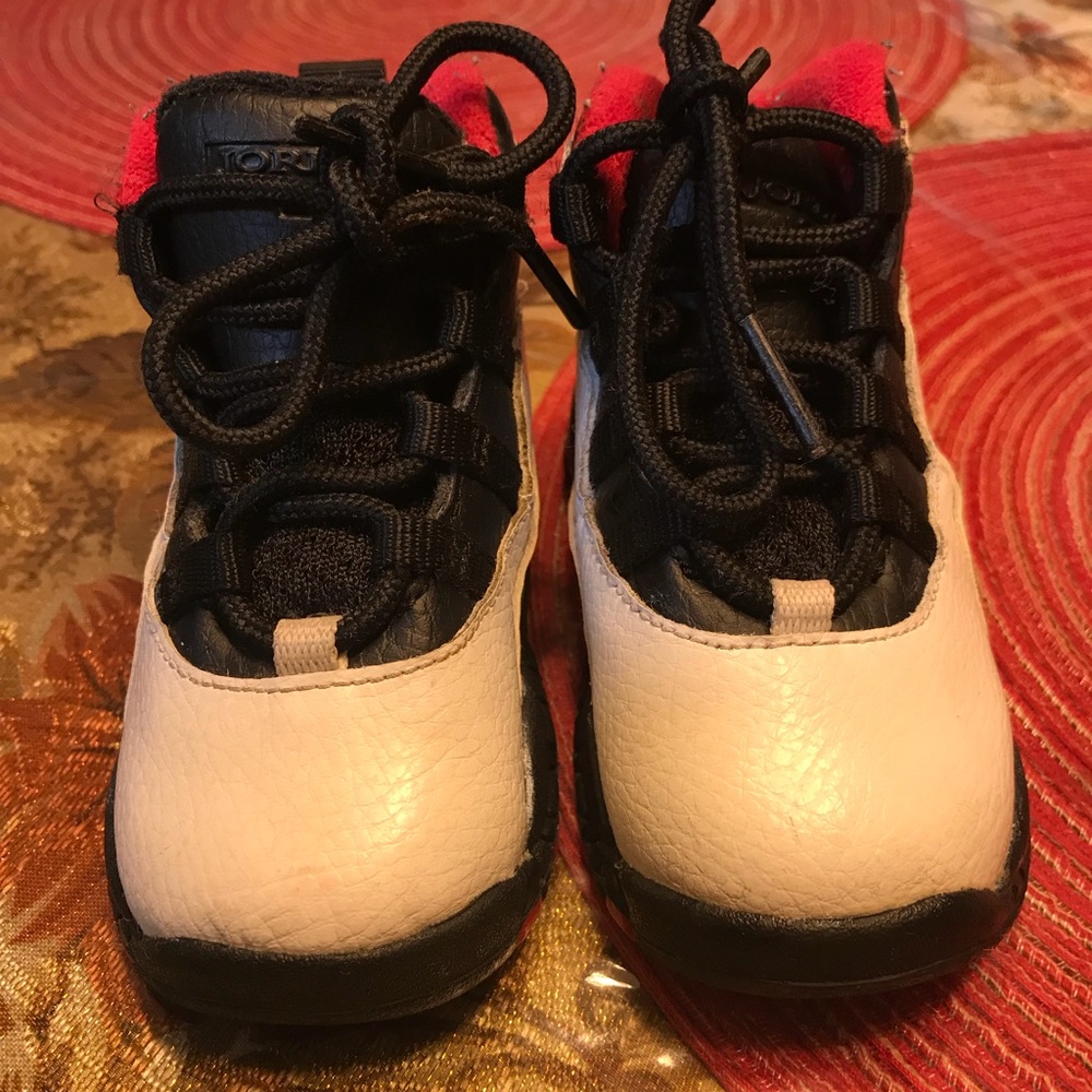 Air Jordan’s 10 Chicago